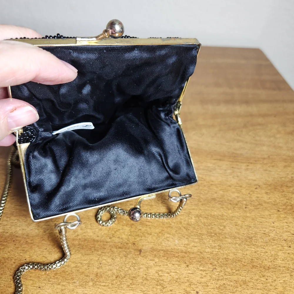 Vintage La Regale Kiss Lock Clam Shell Black Beaded Floral Evening Bag W Chain - Picture 4 of 14